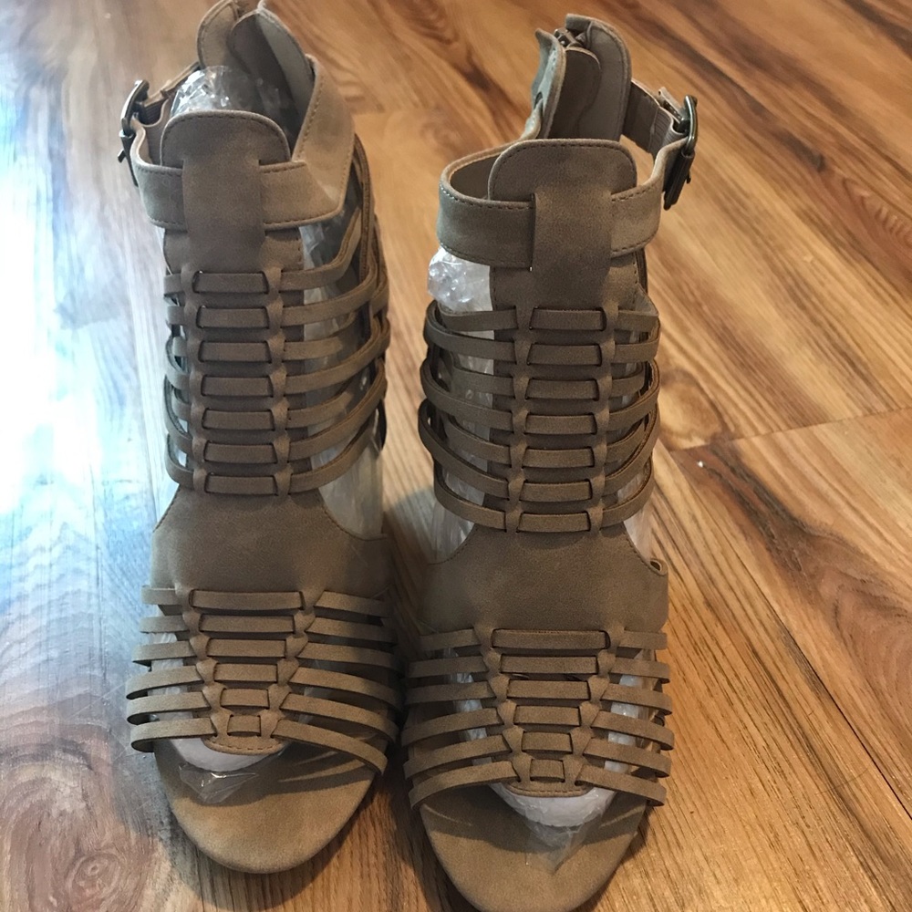 THANDIE CAGED HEELED SANDAL - Wide Width